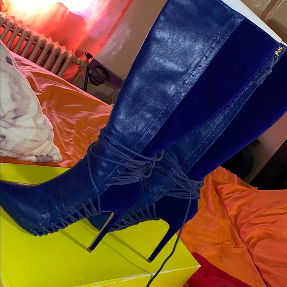 Boots - Picture 4 of 4